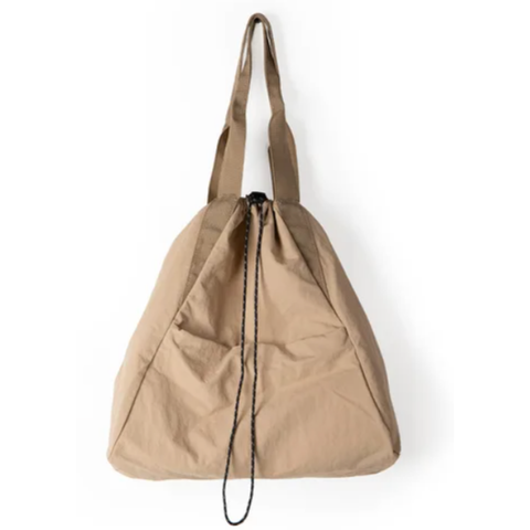 Bolsa Urban Tote | Trendy 23L Urban Tote Bag | Just $49 from Rare Klub. Why stick to one style? A Rare Klub special tote bag that effortlessly matches your lifestyle, needs, and occasions.