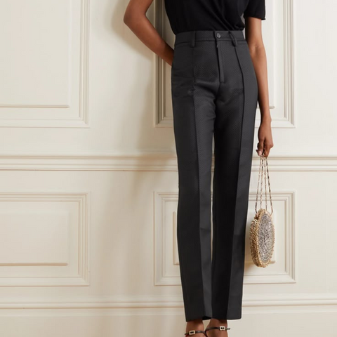 A black outfit is the canvas, the accessories are the brushstrokes – Rare Klub